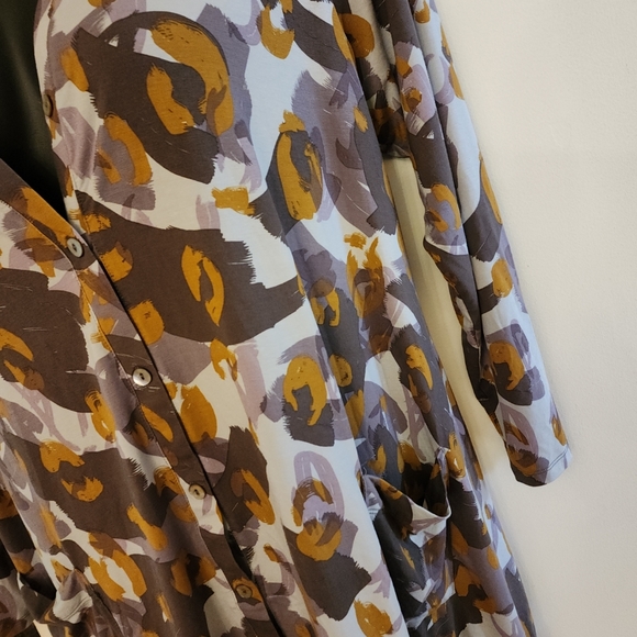 Logo by Lori Goldstein Cardigan - Picture 5 of 11